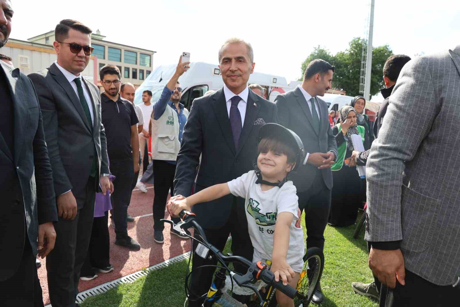 Nevşehir’de şenlikte 250 çocuğa bisiklet