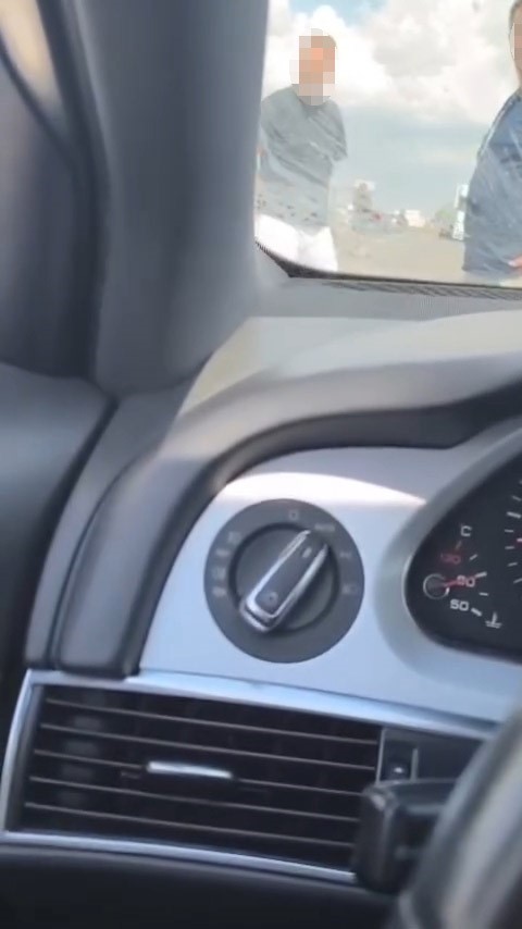 Gurbetçiler sınır kuyruğunda birbirine girdi