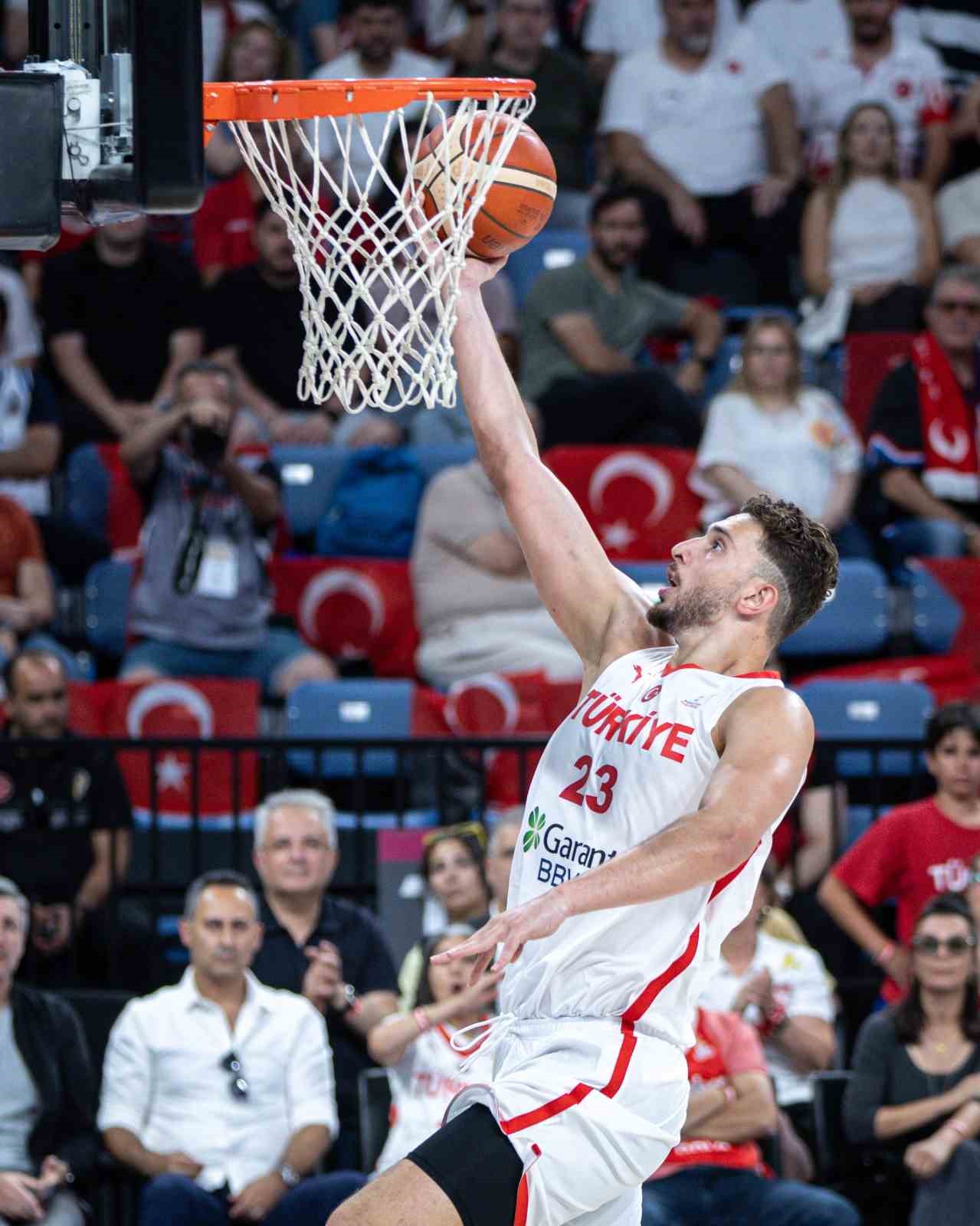 A Milli Erkek Basketbol Takımı, grubu yenilgisiz tamamladı