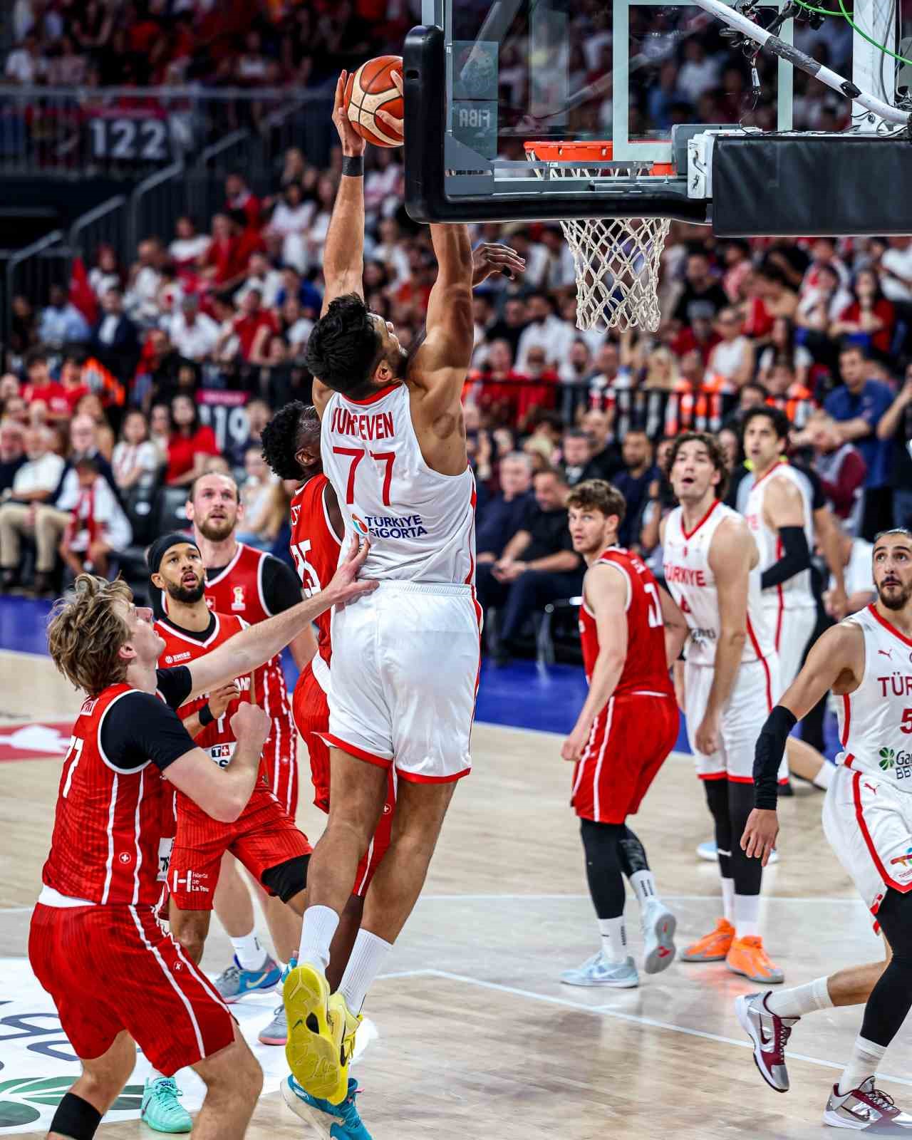 A Milli Erkek Basketbol Takımı, grubu yenilgisiz tamamladı