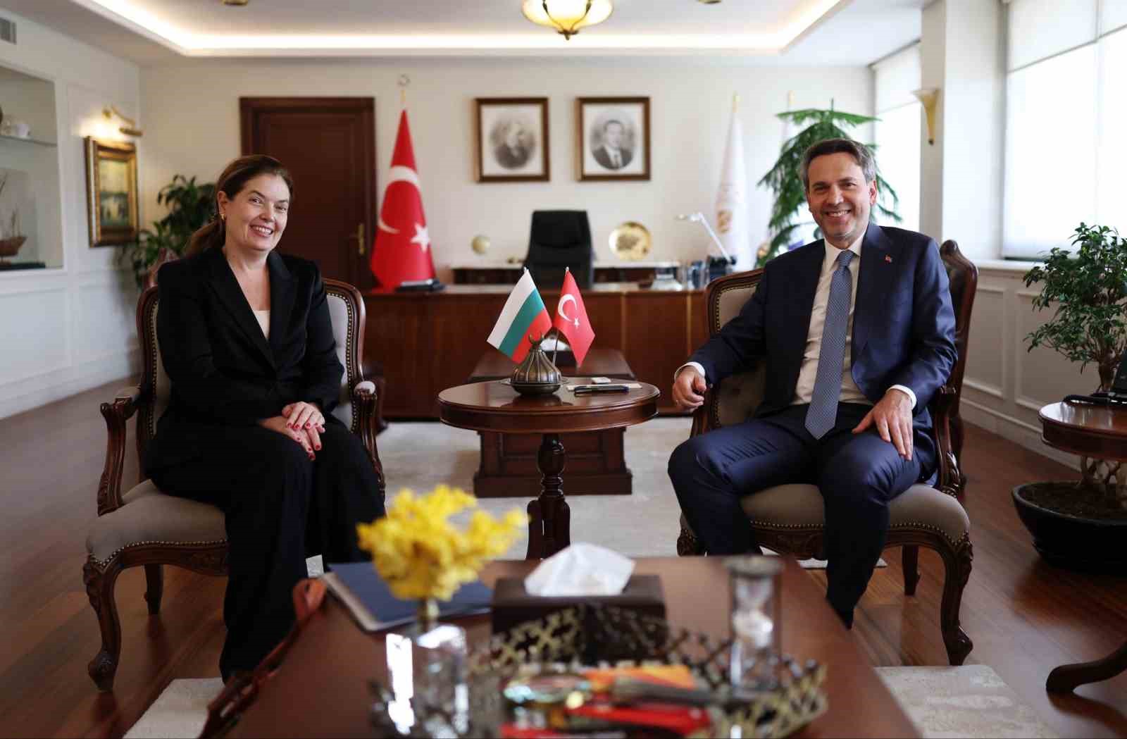 Türkiye ile Bulgaristan arasında doğal gazda iş birliği protokolü imzalandı