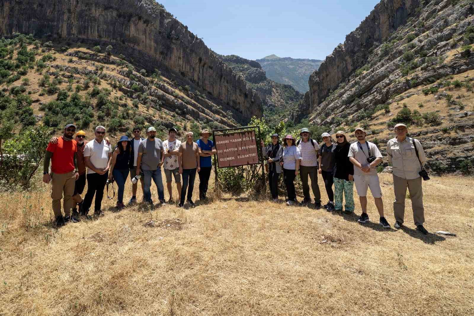Fotono21, Hakkari’nin etkileyici coğrafyasını fotoğrafladı