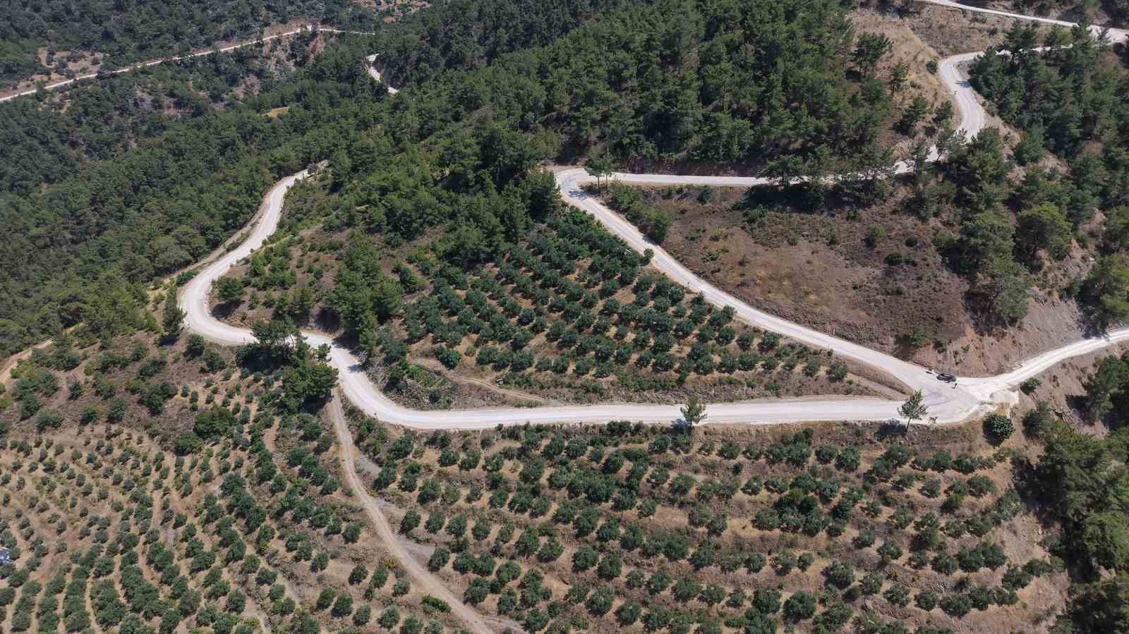 Silifke’de kırsal ulaşımı rahatlatan yol çalışması tamamlandı