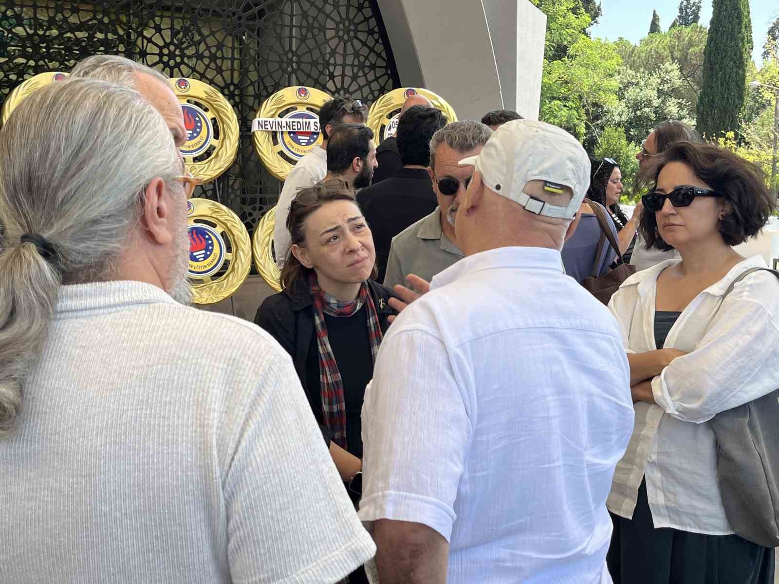 Usta oyuncu Zihni Göktay son yolculuğuna uğurlandı