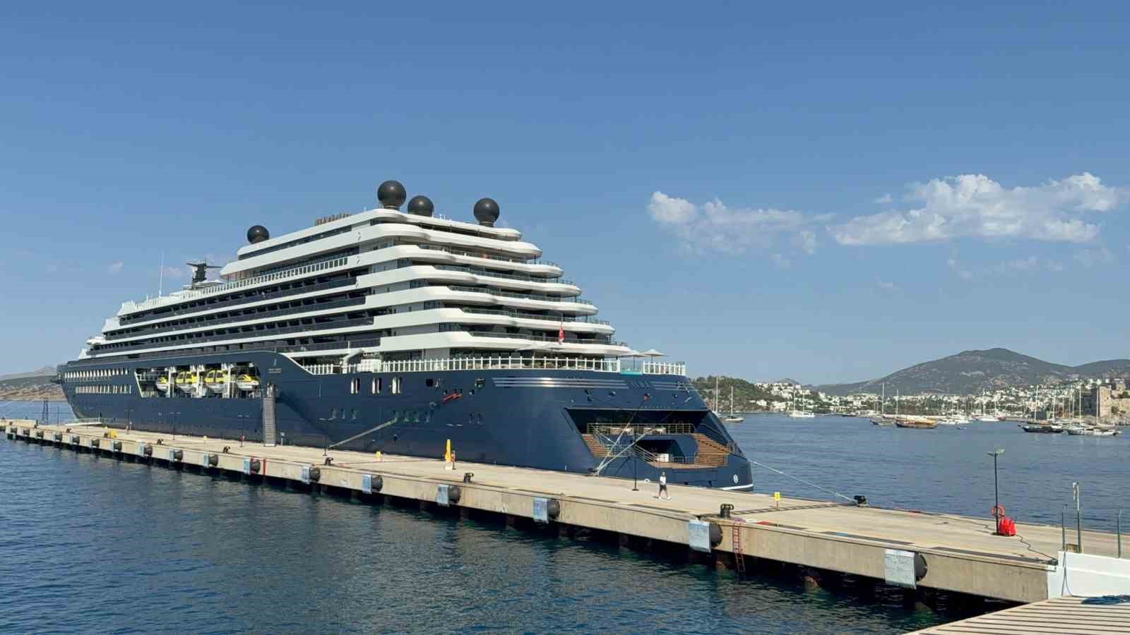 Ultra lüks kruvaziyer yeniden Bodrum’da