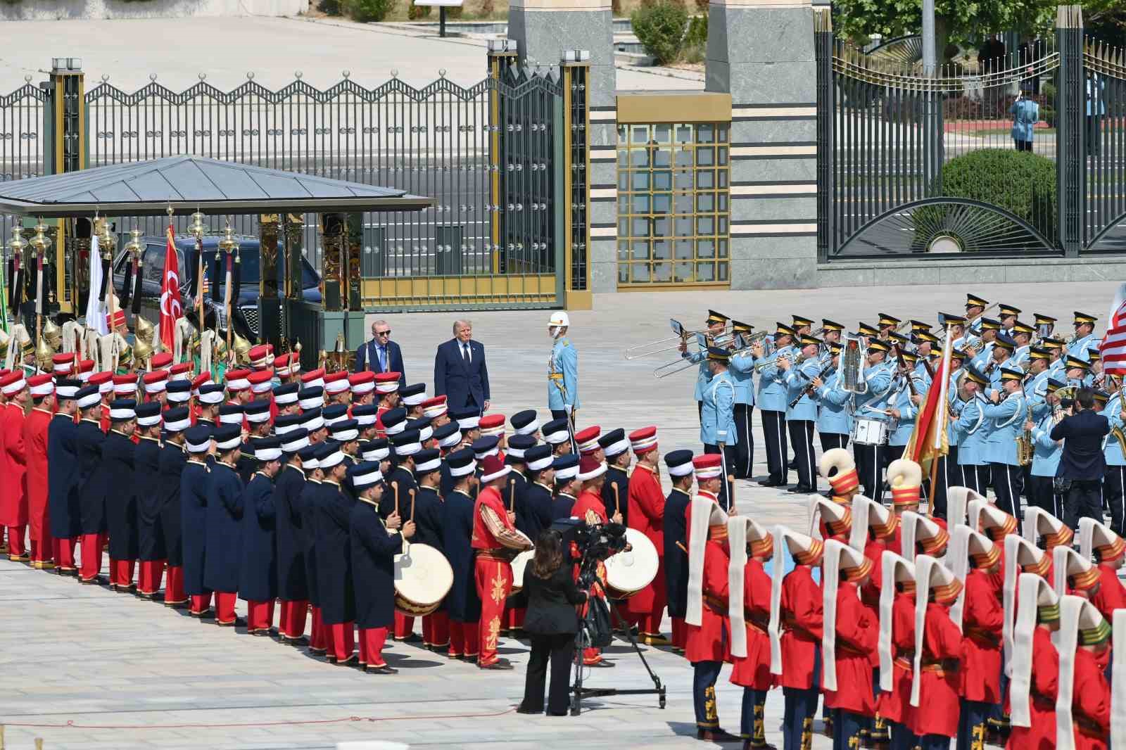 Cumhurbaşkanı Erdoğan, Amerika Birleşik Devletleri Başkanı Trump’ı törenle karşıladı