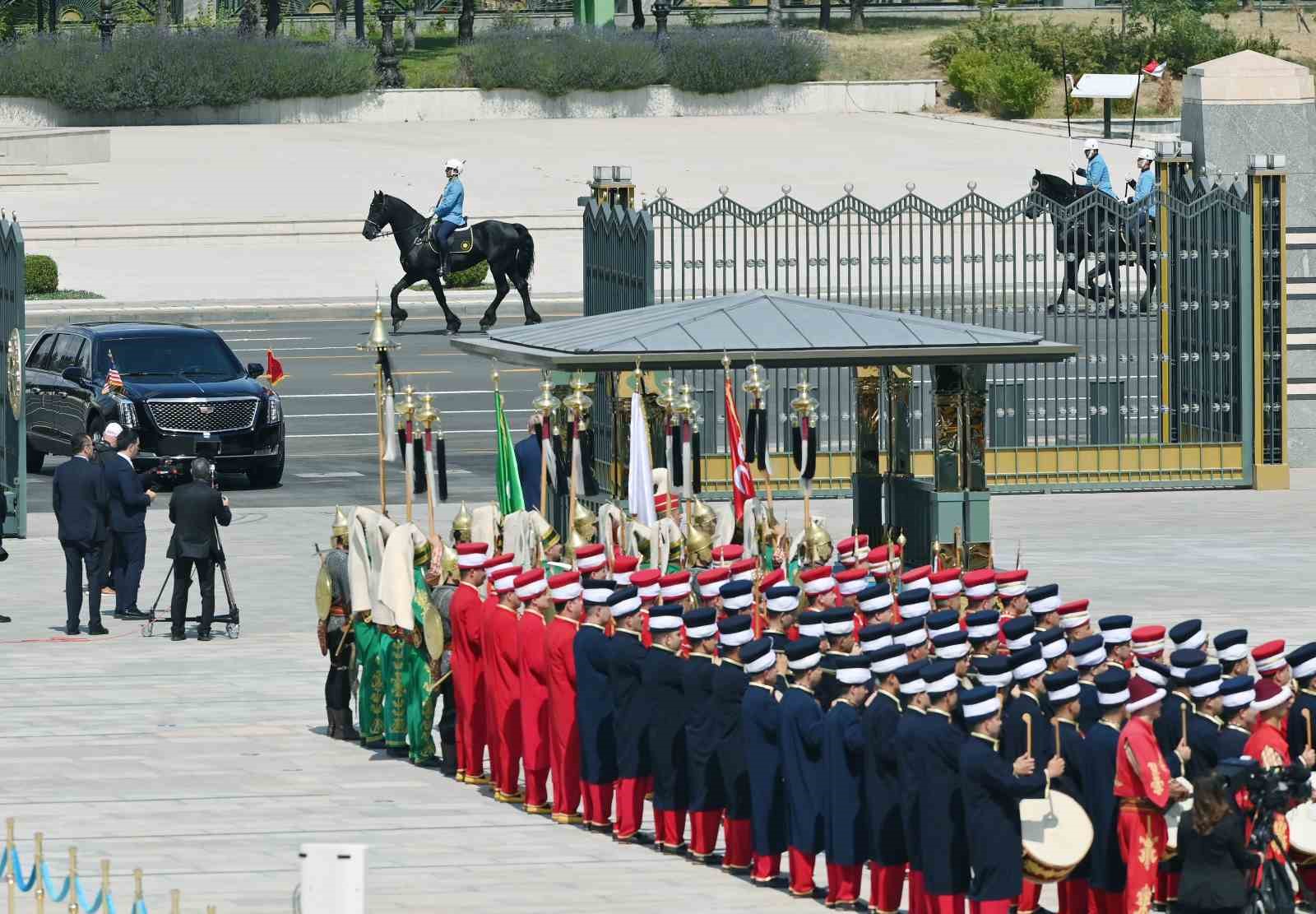 Cumhurbaşkanı Erdoğan, Amerika Birleşik Devletleri Başkanı Trump’ı törenle karşıladı