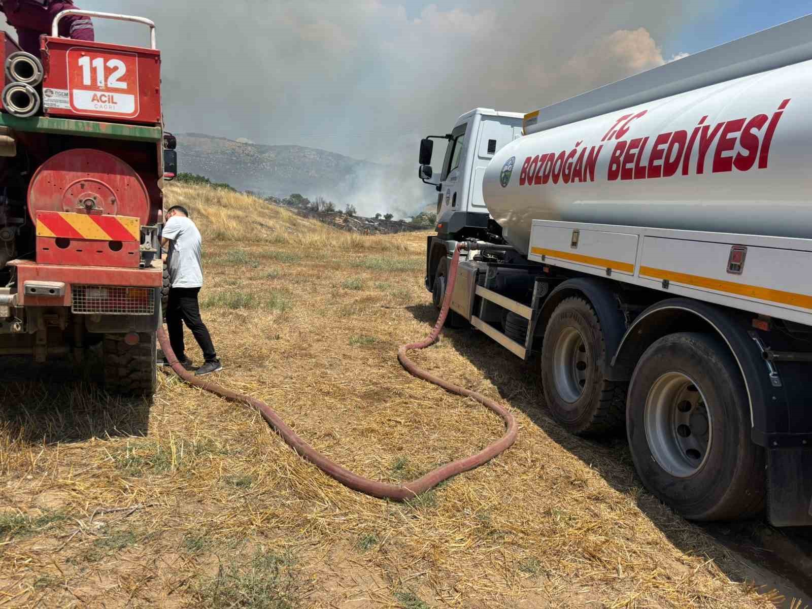 Alevler yerleşim yerlerini tehdit etti, tahliye hazırlıkları başladı