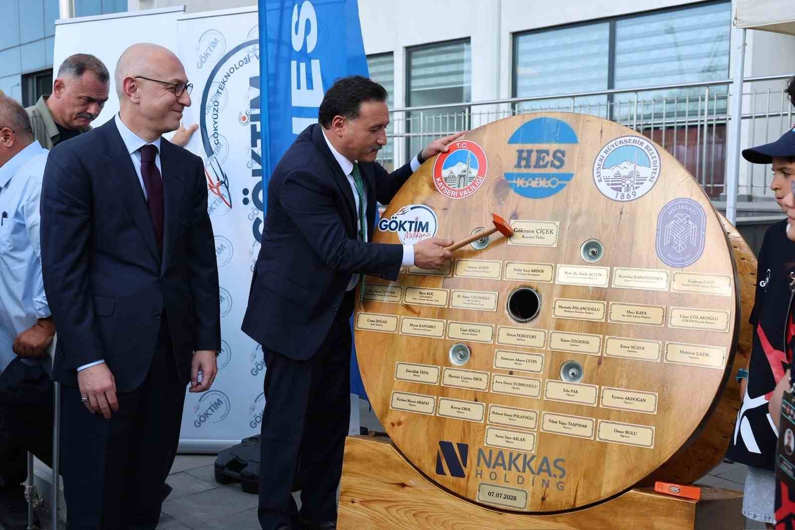 Vali Çiçek: "Kodlamaları yaparken vatanımızın, milletimizin geleceğini kodlar gibi kodlayacağız"