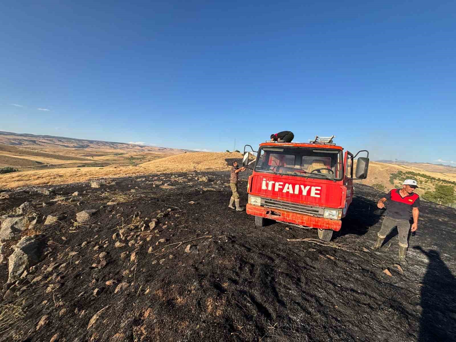 Elazığ’da arazi yangını