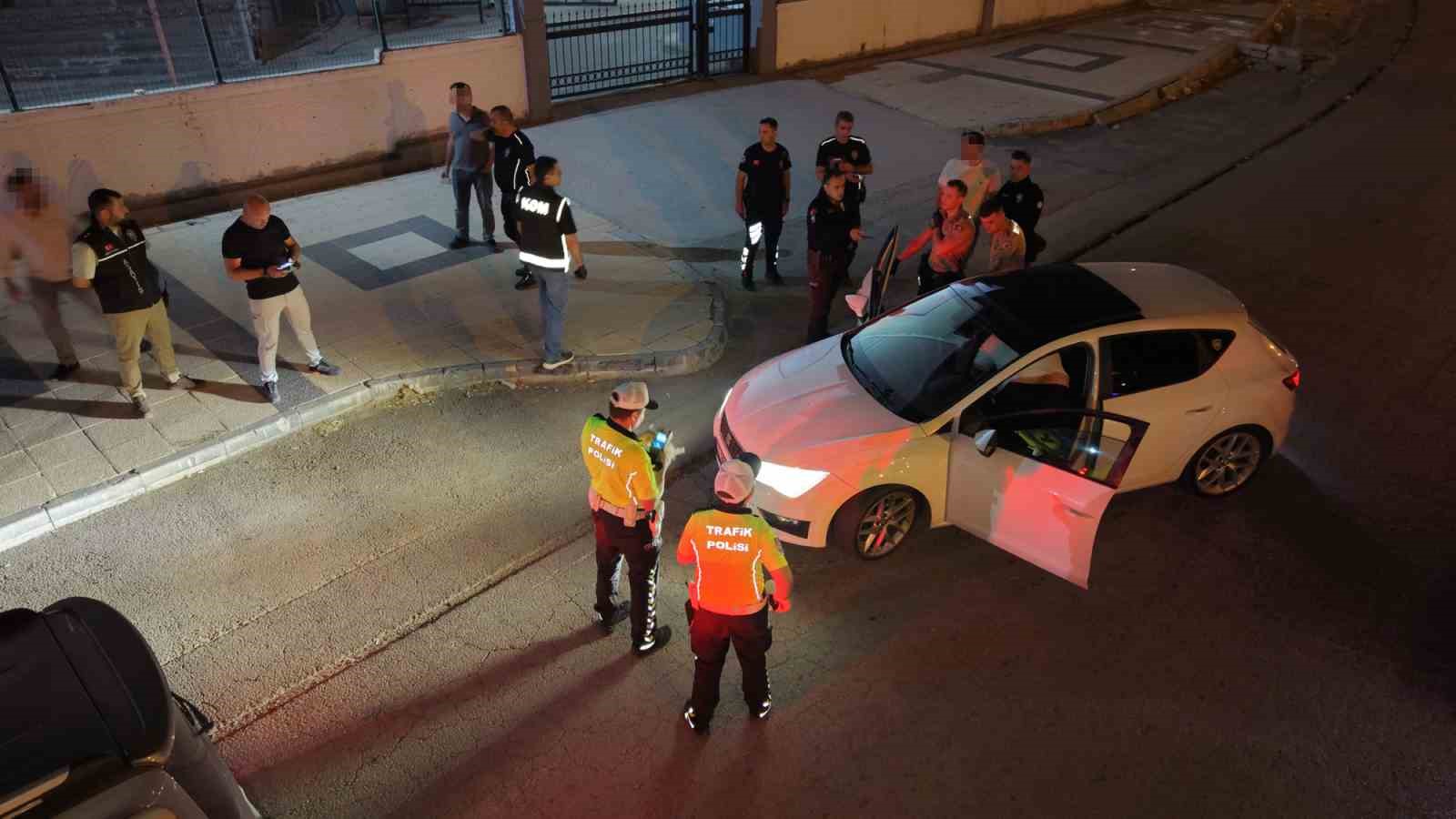 Aksaray’da "NATO Zirvesi" uygulamasında araçlar didik didik arandı