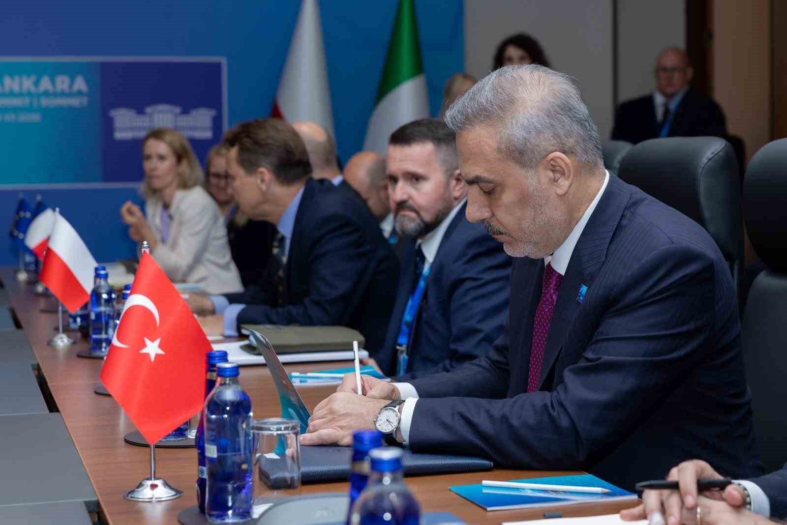 Bakan Fidan, güncel güvenlik meselelerinin ele alındığı kısıtlı katılımlı toplantıya katıldı