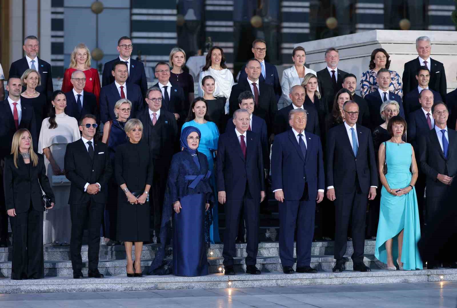 NATO liderleri Külliye’de aile fotoğrafında buluştu