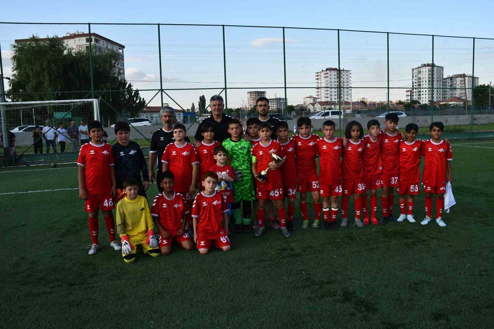 Kayseri U-11 Ligi’nde şampiyon Melikgazi Belediyespor oldu