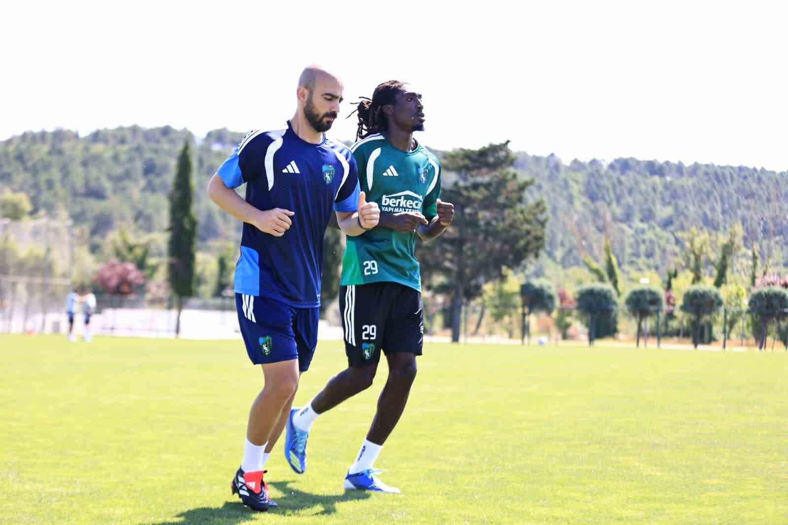 Selçuk İnan: "Bu sene daha güçlü Kocaelispor izletmek istiyoruz"
