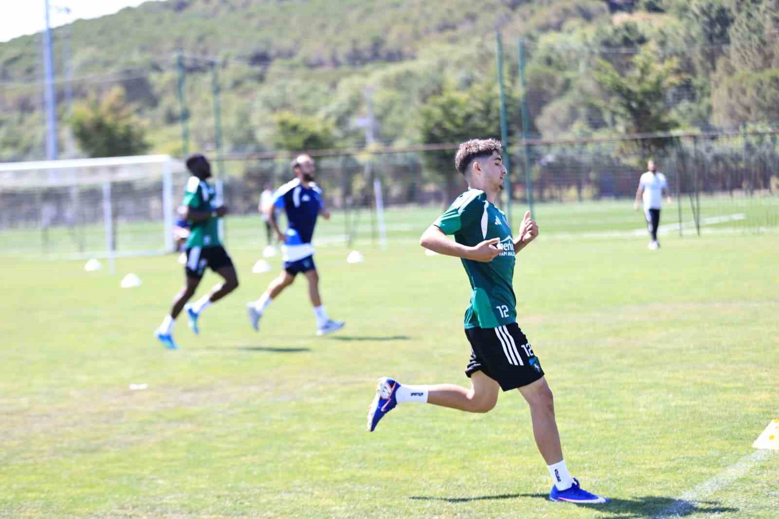 Selçuk İnan: "Bu sene daha güçlü Kocaelispor izletmek istiyoruz"