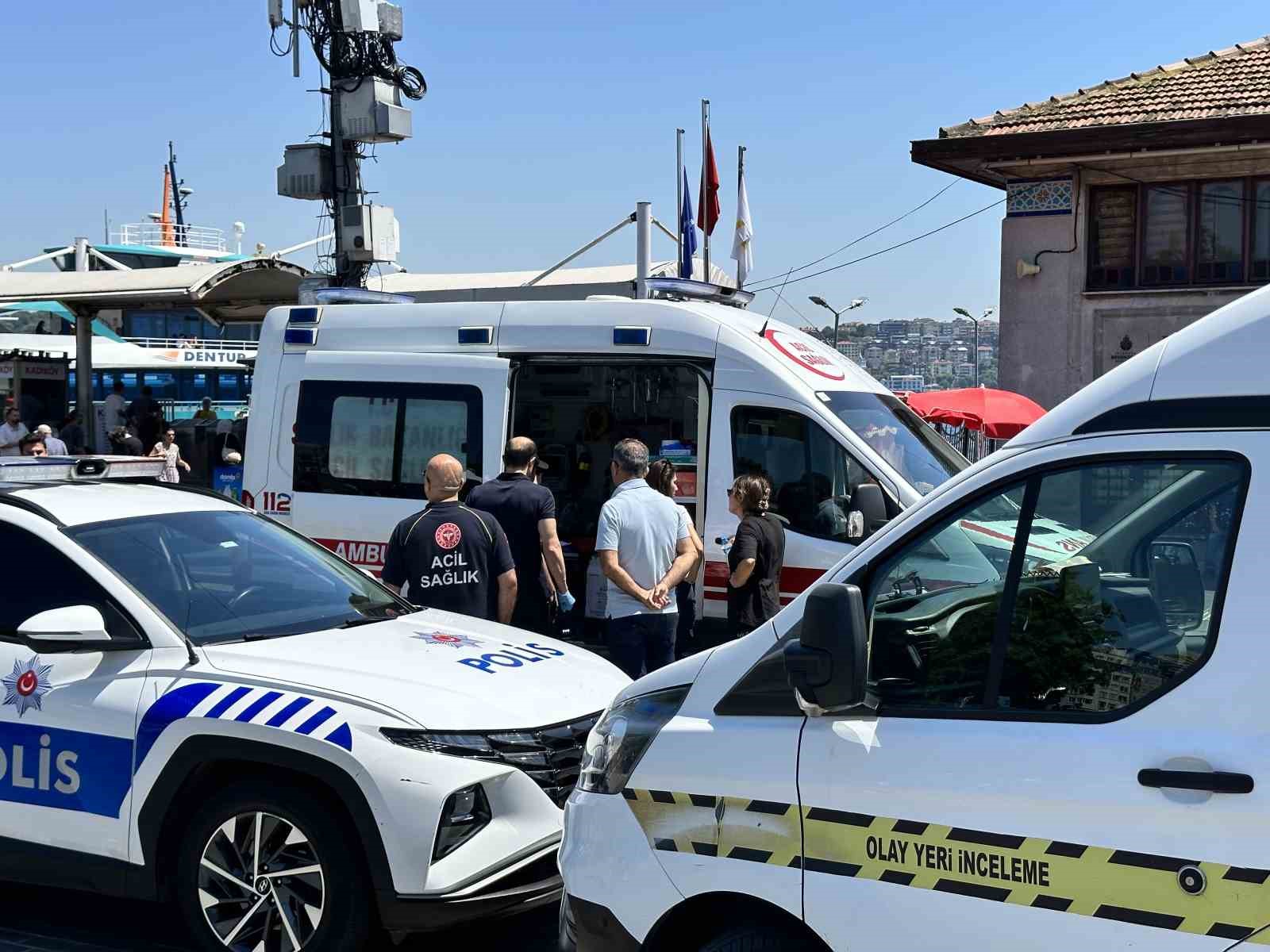 Vapurdaki yolcular farketti, denizden cansız bedeni çıkarıldı