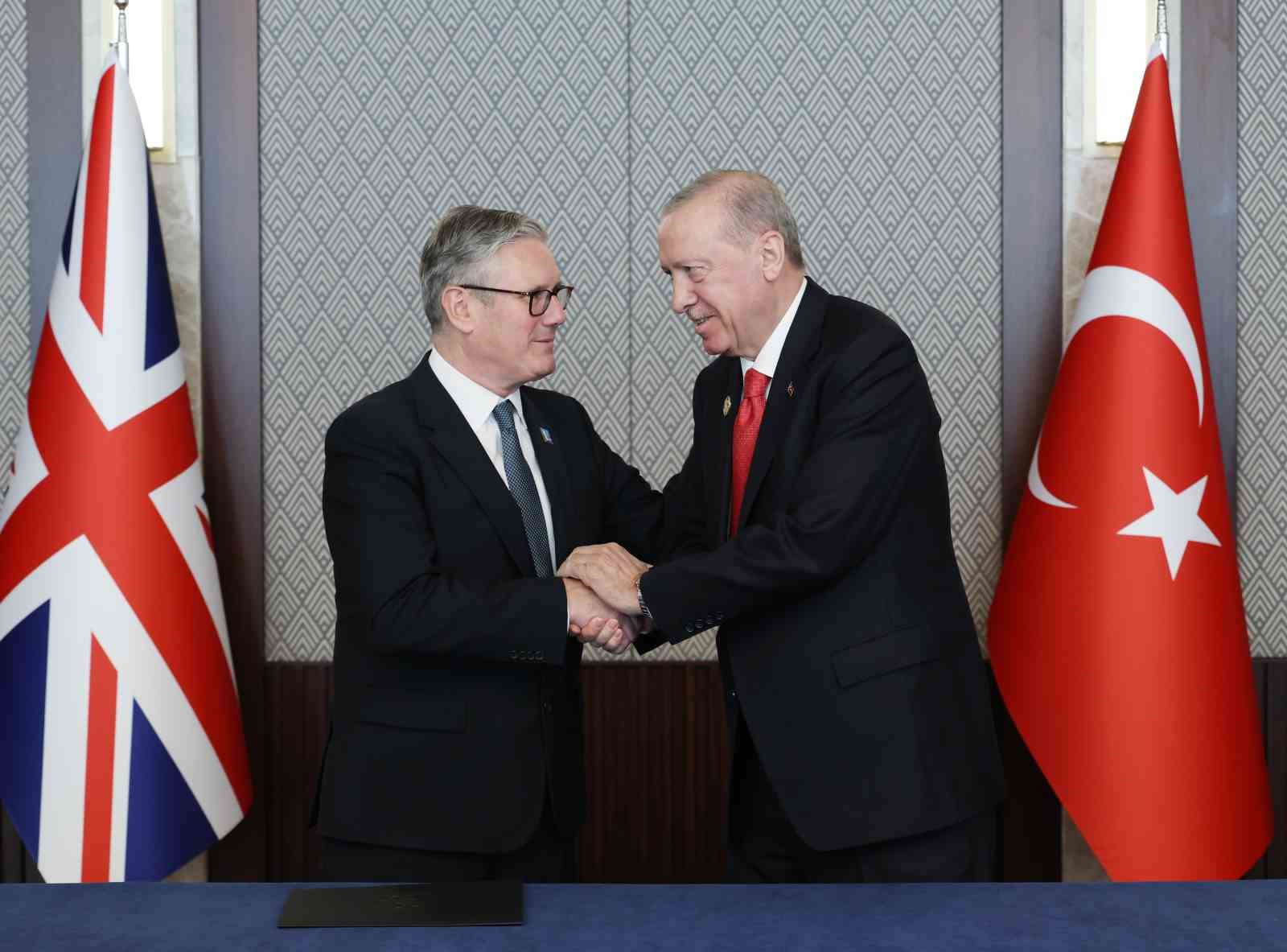 Cumhurbaşkanı Erdoğan, İngiltere Başbakanı Starmer ile bir araya geldi
