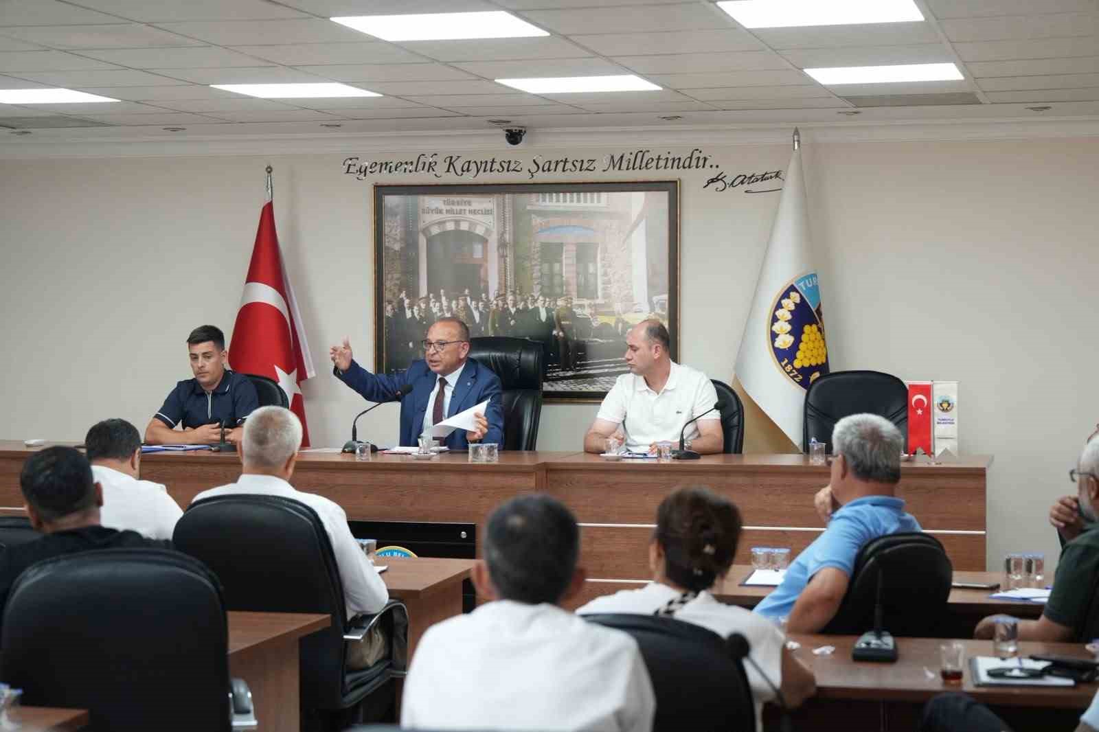 Başkan Akın: "Yatırım için siyasi risk almaya devam edeceğiz"