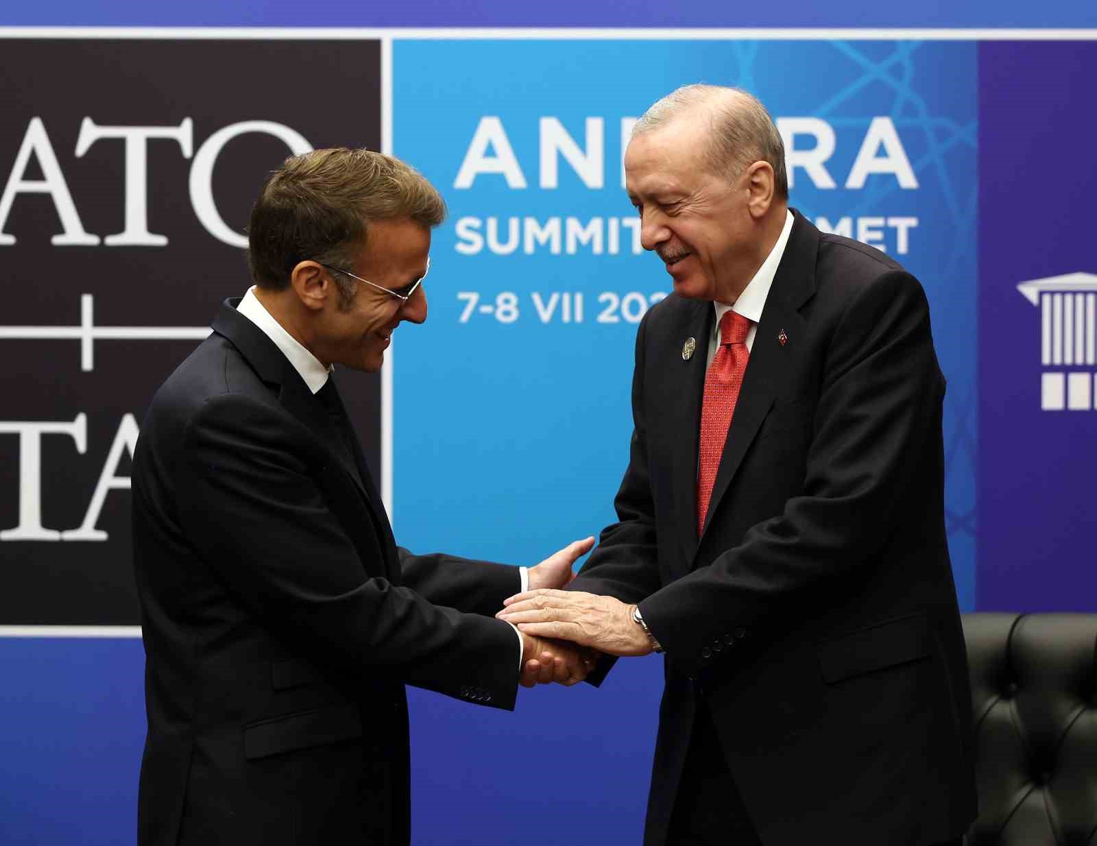 Cumhurbaşkanı Erdoğan, Fransa Cumhurbaşkanı Macron ile bir araya geldi