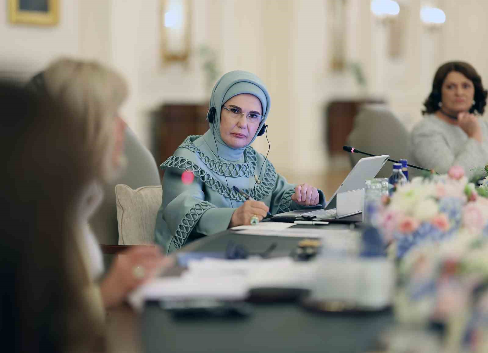 Emine Erdoğan, NATO marjında lider eşleriyle Çankaya Köşkü’nde bir araya geldi