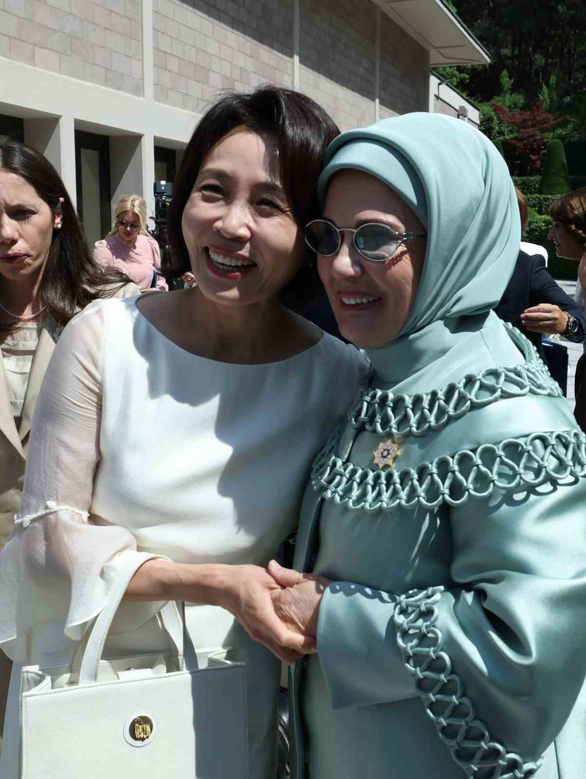 Emine Erdoğan, NATO marjında lider eşleriyle Çankaya Köşkü’nde bir araya geldi