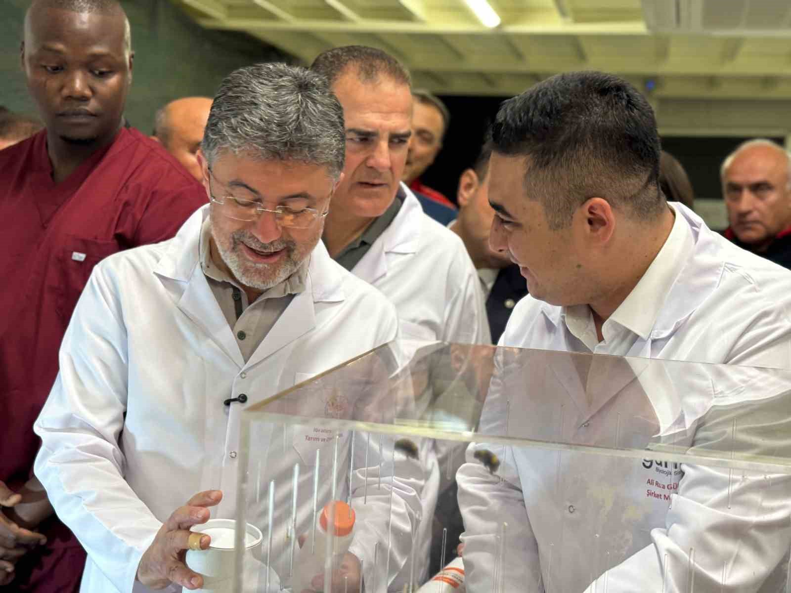Bakan Yumaklı, Fethiye’de faydalı böcek üretim tesisini inceledi