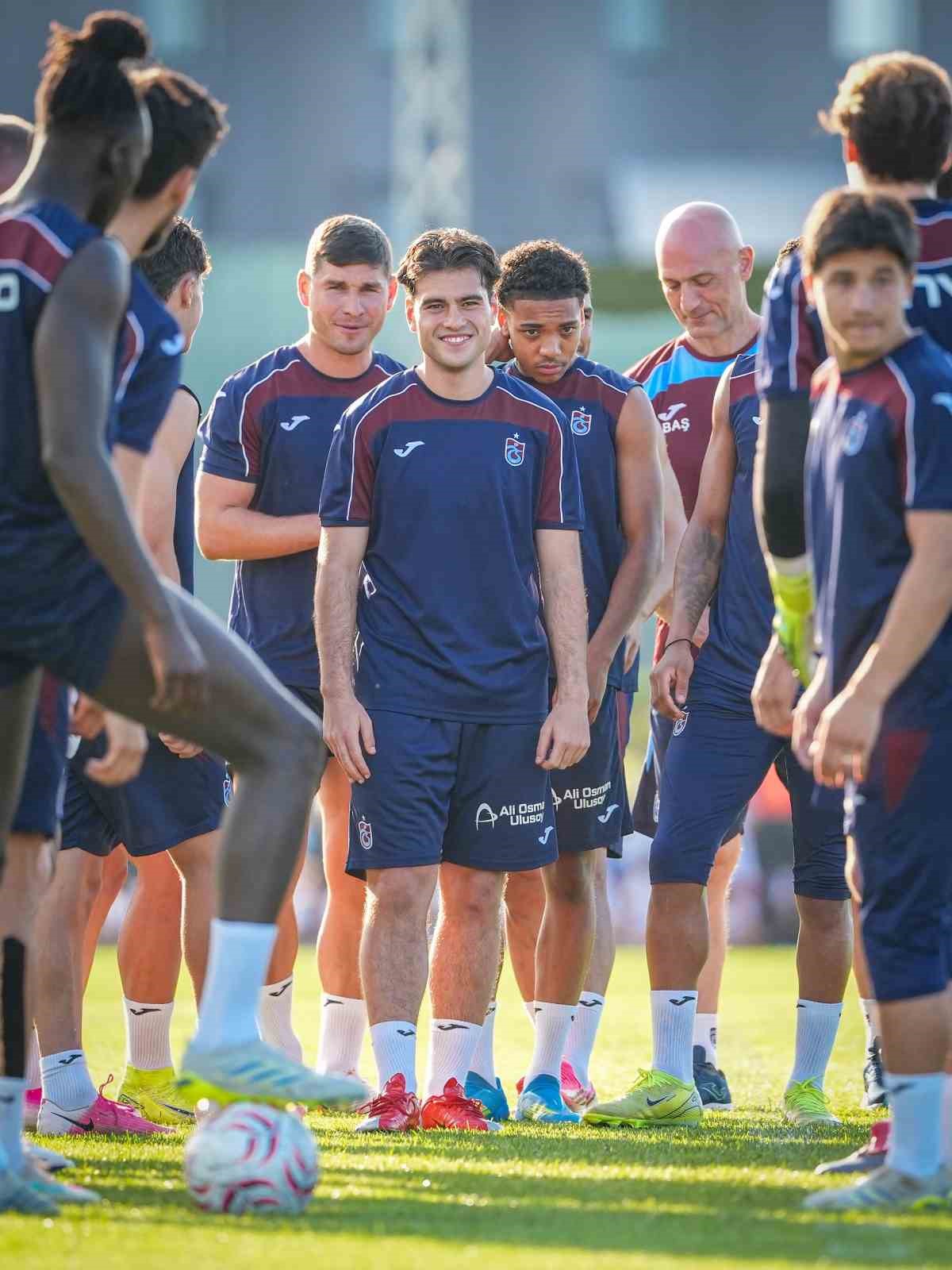Trabzonspor’da Aral Şimşir ilk antrenmanına çıktı
