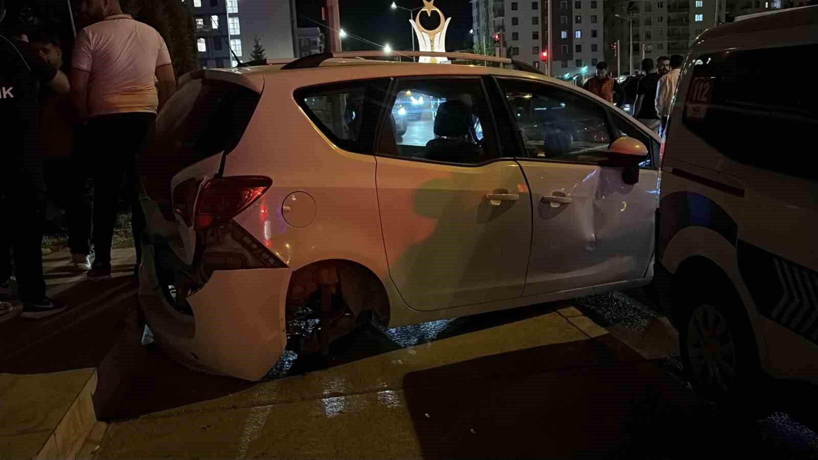 Çorum’da zincirleme kaza: 2’si polis 4 yaralı