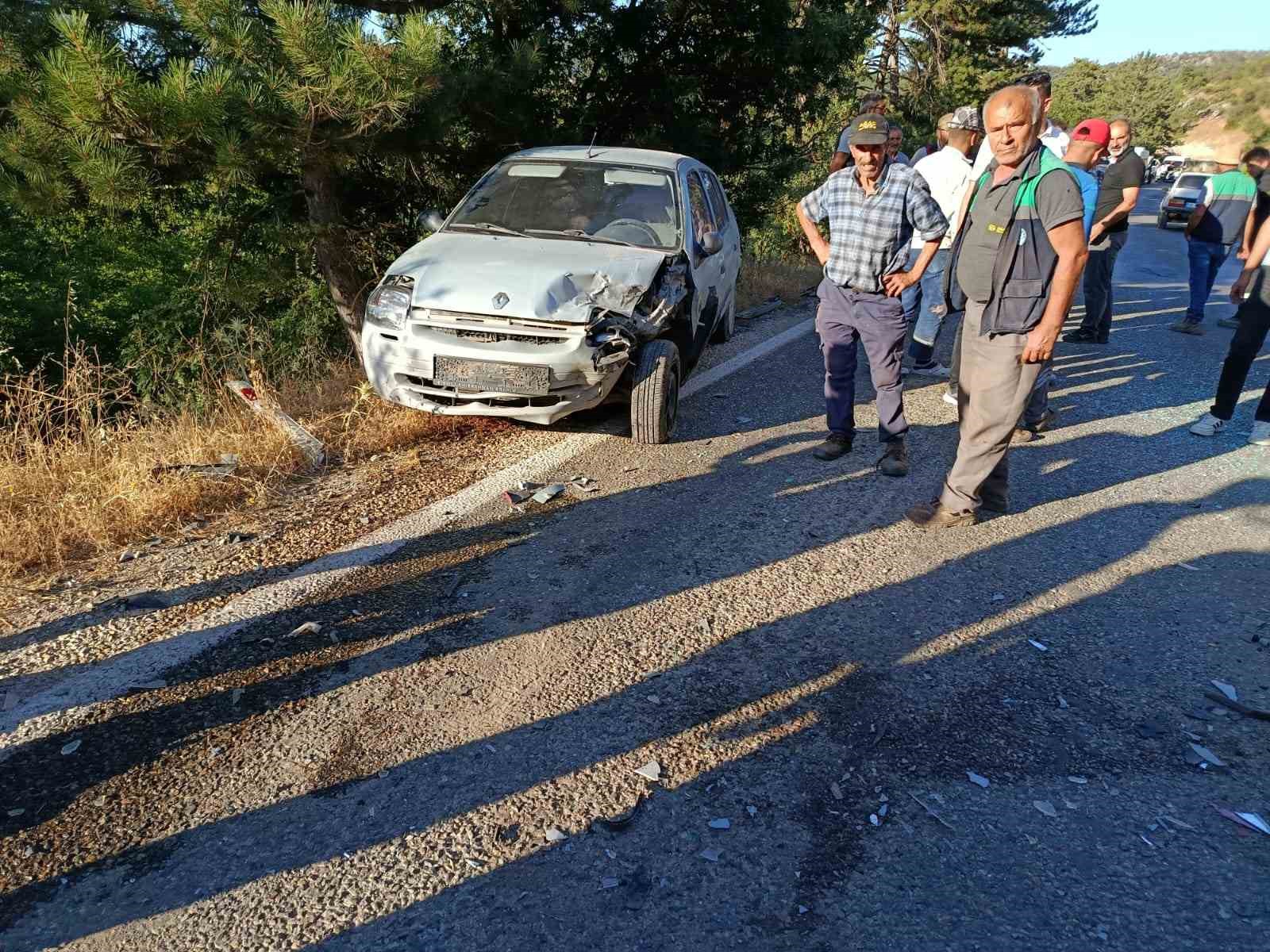 Dursunbey’de trafik kazası: 3 yaralı