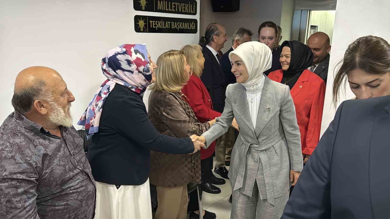 Bakan Göktaş, AK Parti Eskişehir İl Başkanlığı’nı ziyaret etti