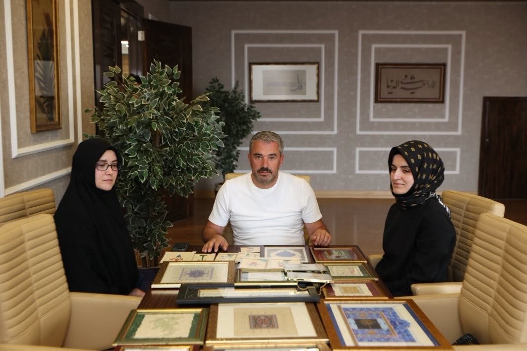 Pursaklar Belediye Başkanı Çetin’den tezhip ve hat sanatı eserlerine tam not