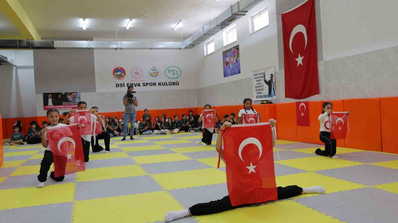 Başkan Çolakbayrakdar: "Kocaburger’ı yaz boyunca ERVA okullarında sürdüreceğiz"