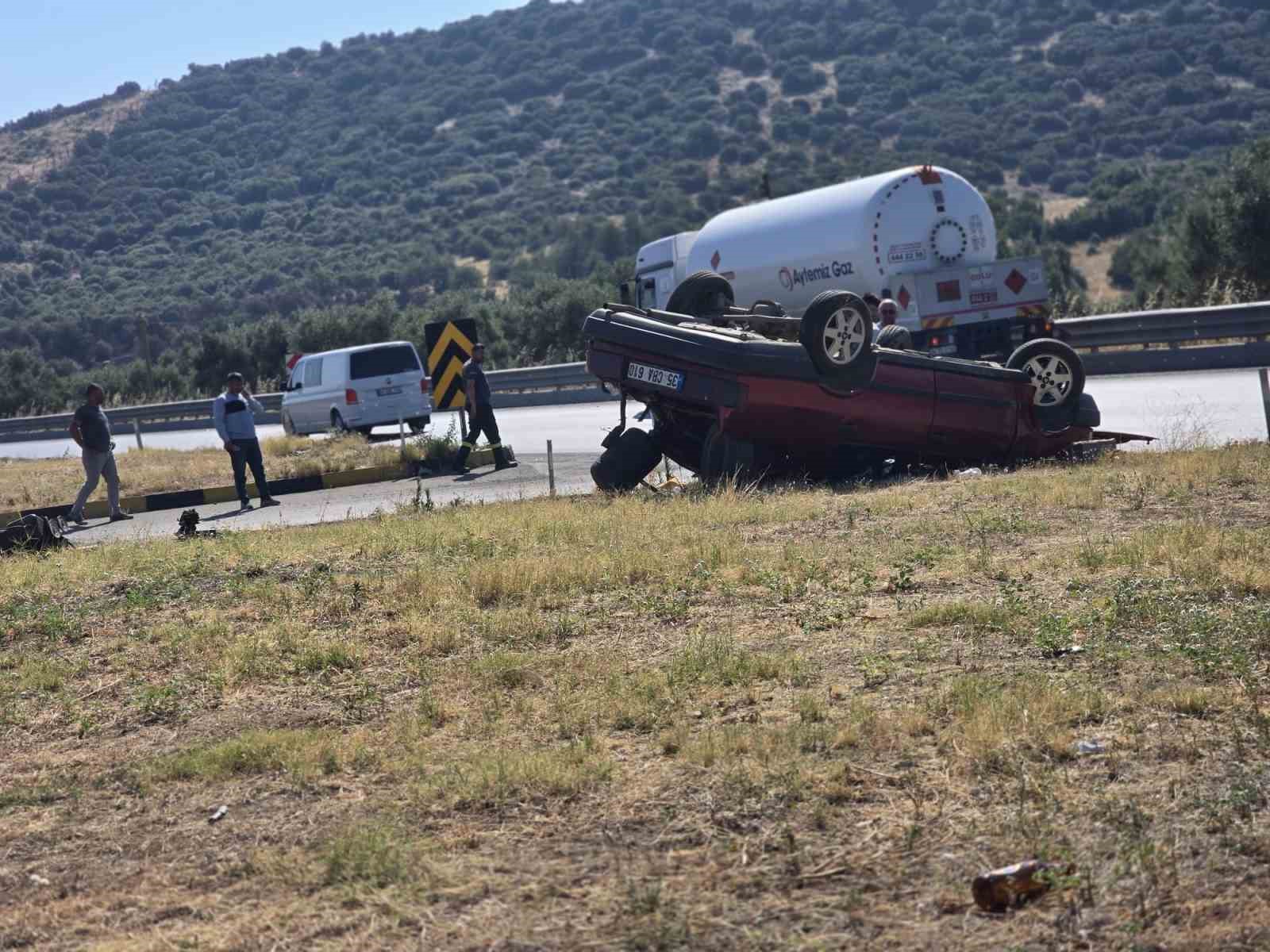 İzmir’de otomobil kazada ters döndü: 1 yaralı