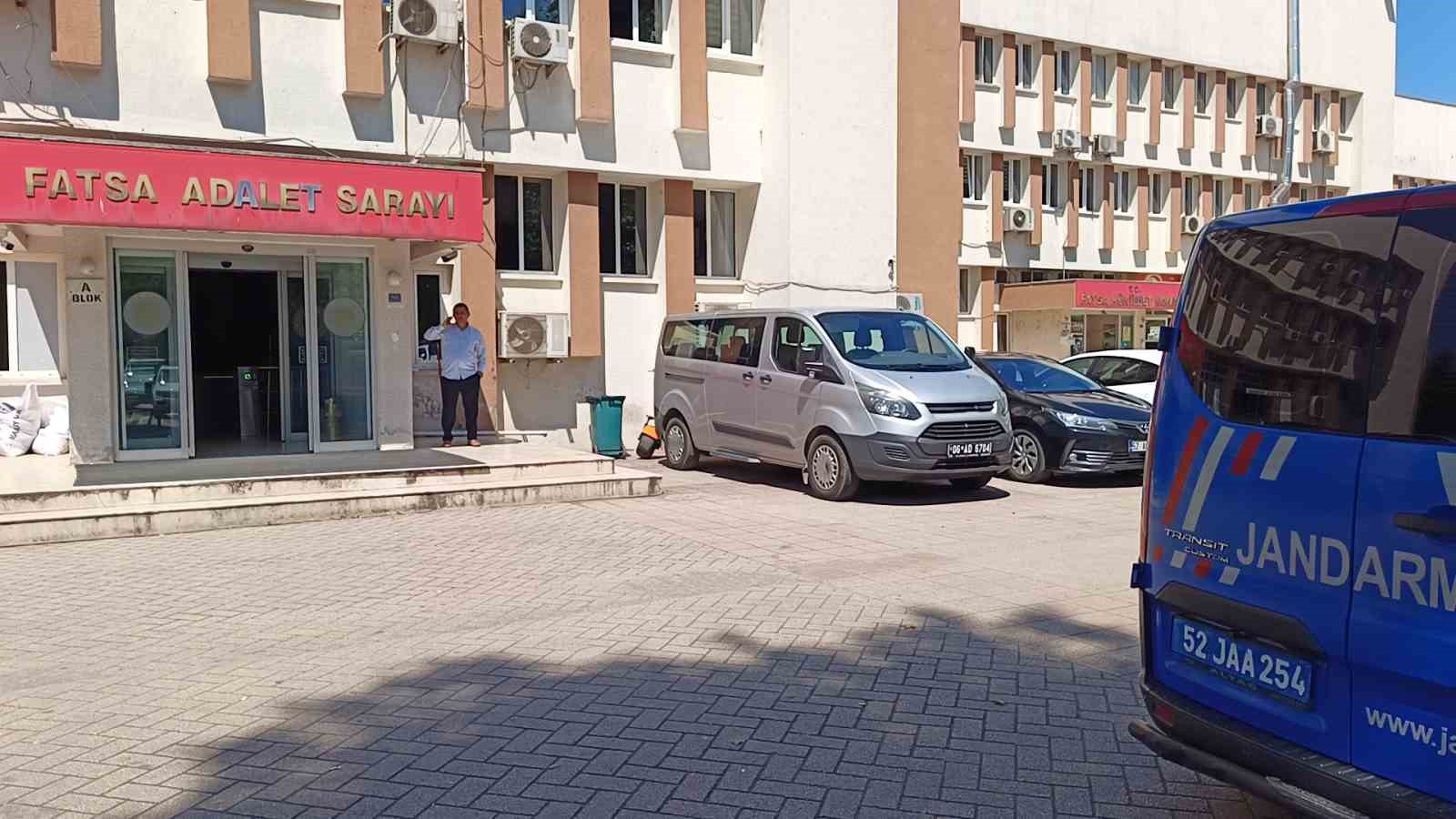 Kardeş katliamında zanlı adliyede: Arka kapıdan çıkarıldı