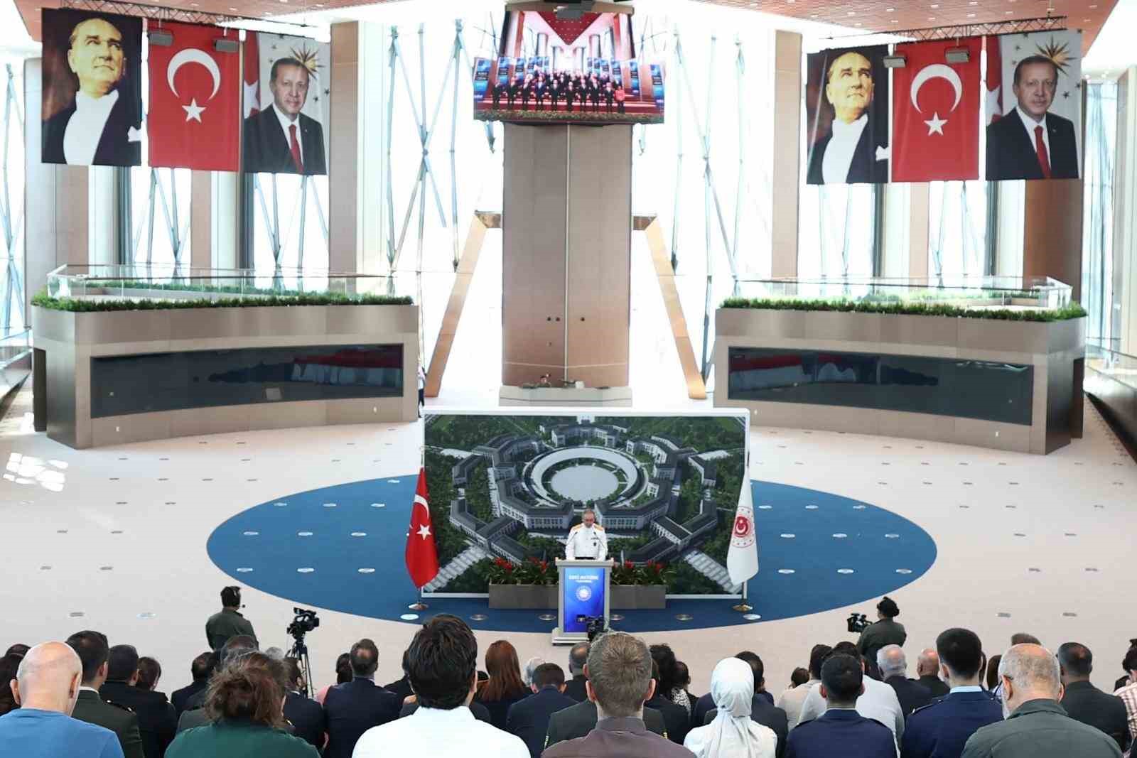 MSB: "TSK, kendisine tehdit oluşturmayan hiç kimse için tehdit değildir"
