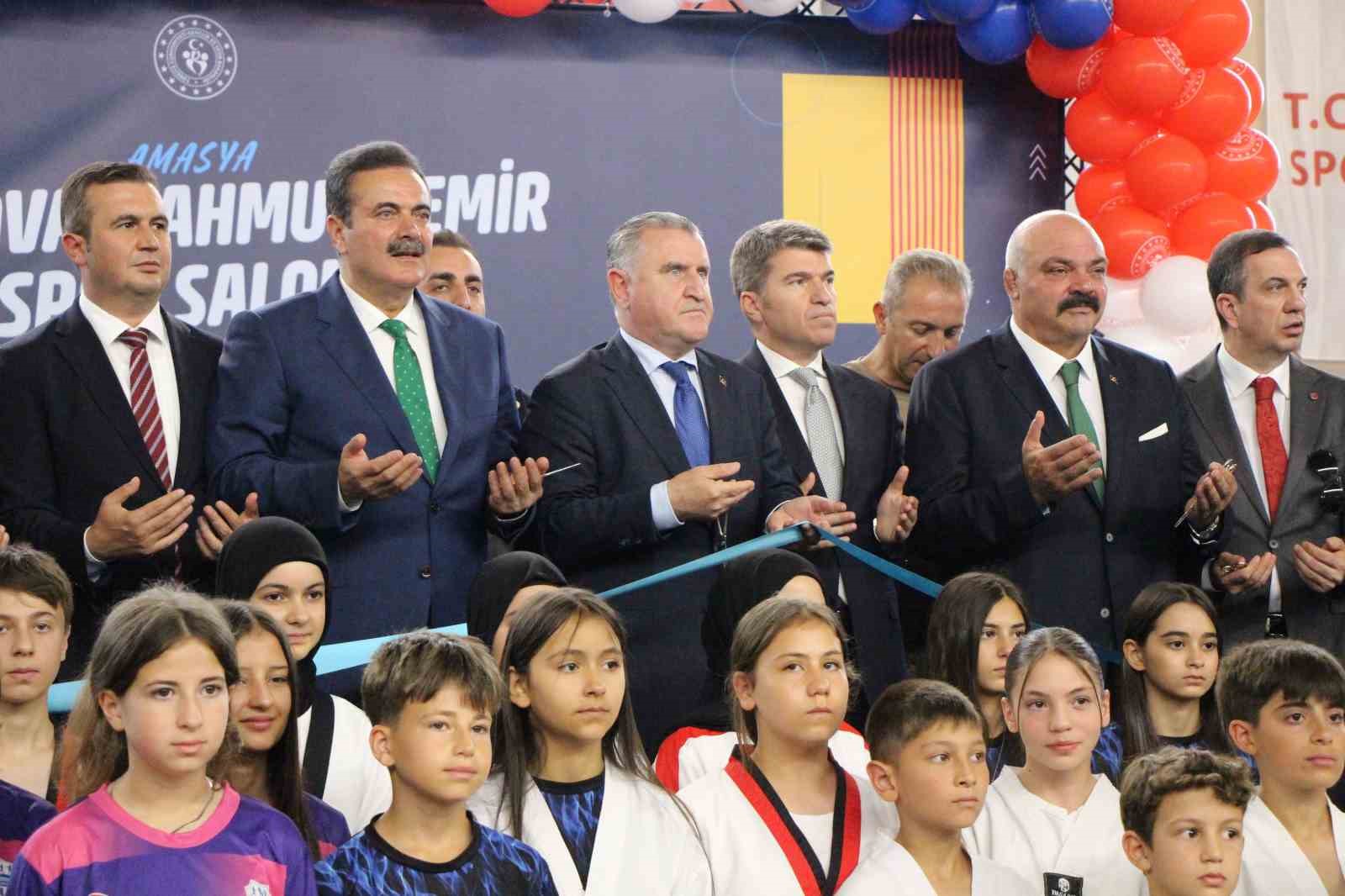 Bakan Bak: "Türkiye, NATO Zirvesi’nde tüm dünyaya gücünü gösterdi"