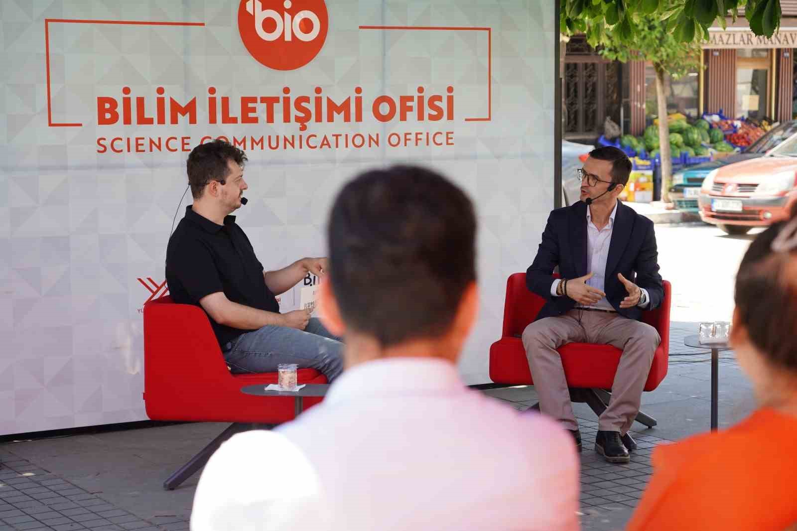BARÜ Bilim Kafe etkinliğinde gençlere geleceğin meslekleri anlatıldı