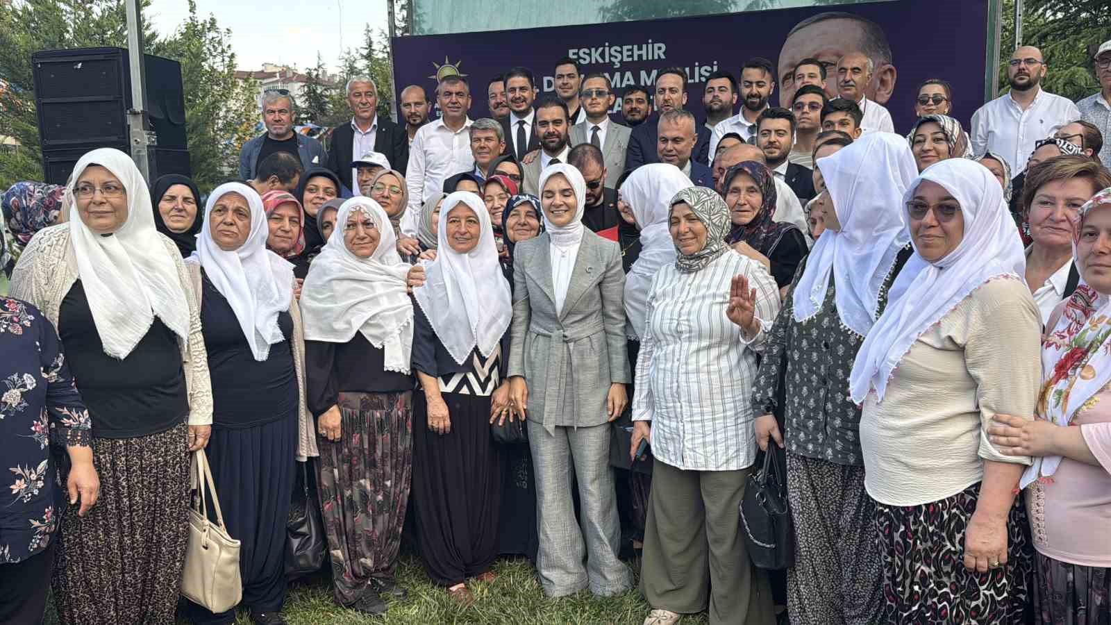 Bakan Göktaş’ın Eskişehir mesaisine damga vuran sevimli misafirler