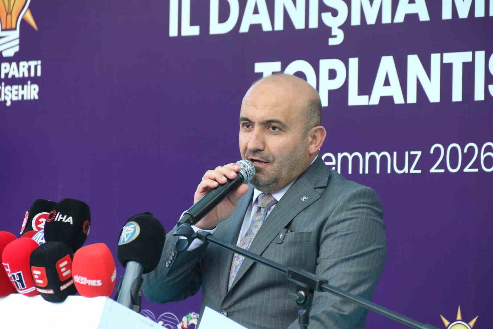 Bakan Göktaş’ın Eskişehir mesaisine damga vuran sevimli misafirler