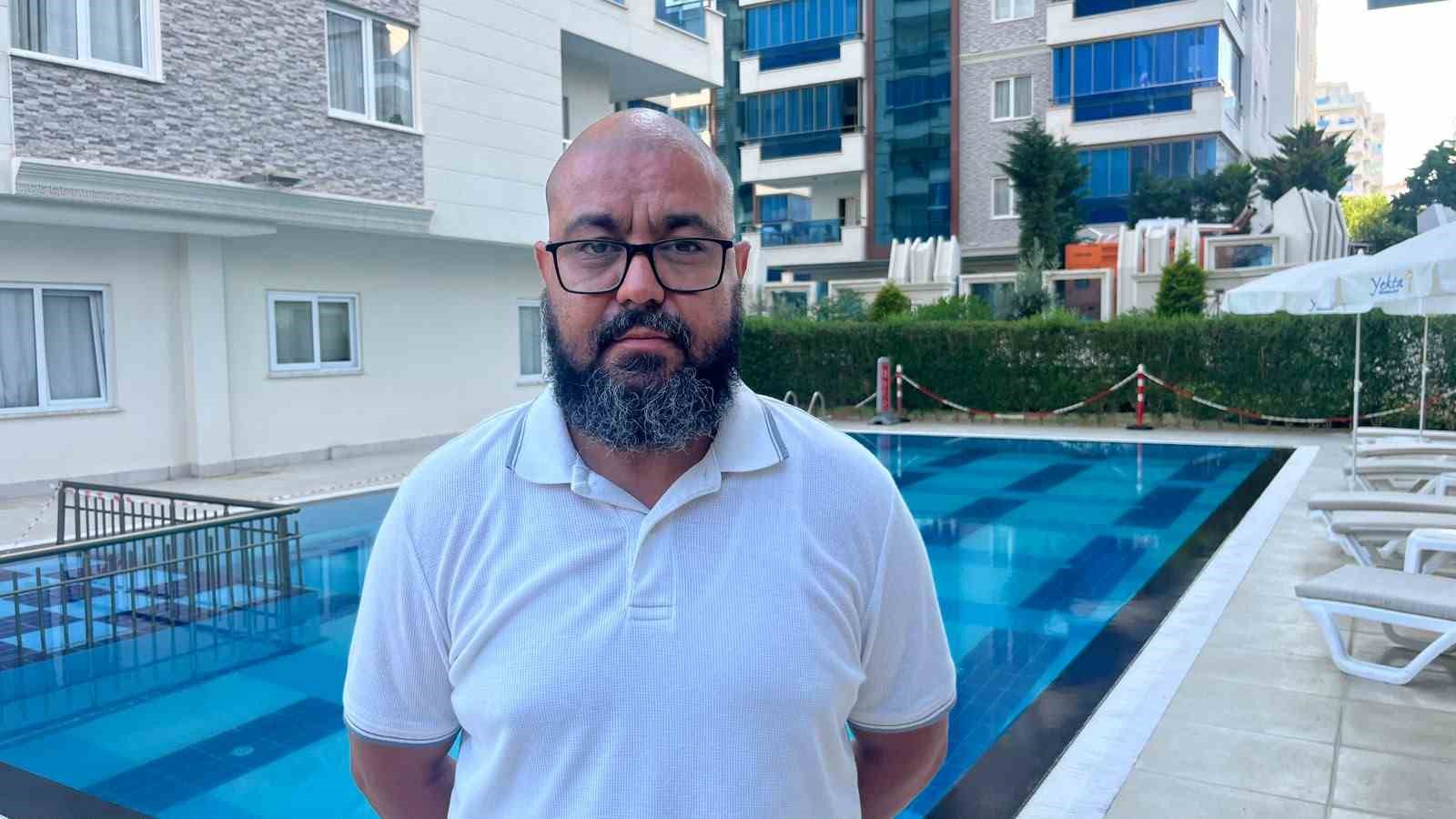13 yaşındaki kız çocuğunun haşema ile havuza girmesine izin vermeyen Rus uyruklu site yöneticisi tutuklandı