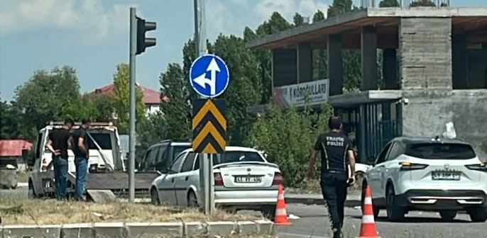 Bulanık’ta trafik kazası: 3 yaralı