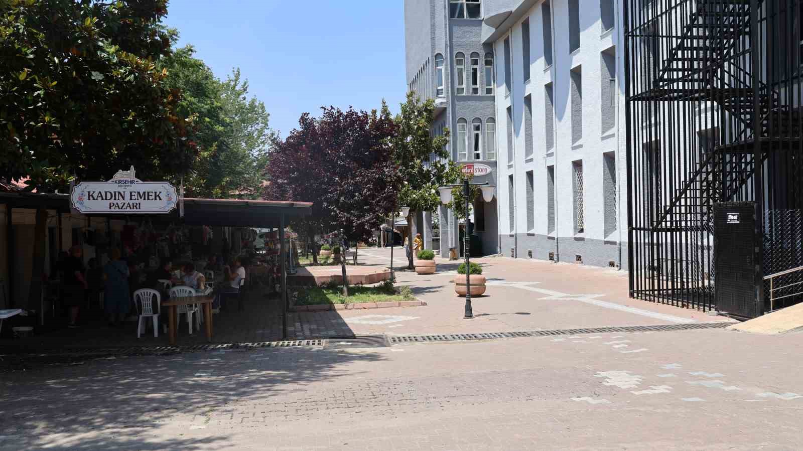 Kırşehir’de tarihi çarşılar gurbetçi sezonuna hazırlanıyor