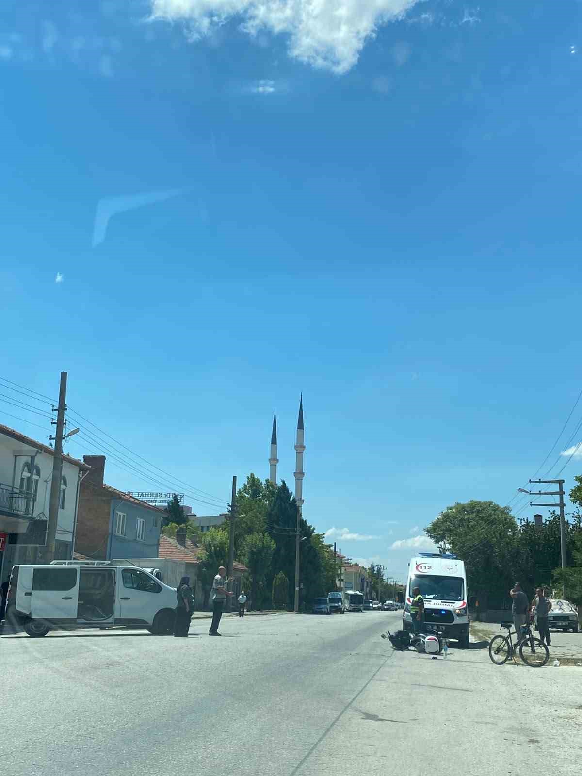 Panelvan araç ile motosiklet çarpıştı: 1 yaralı