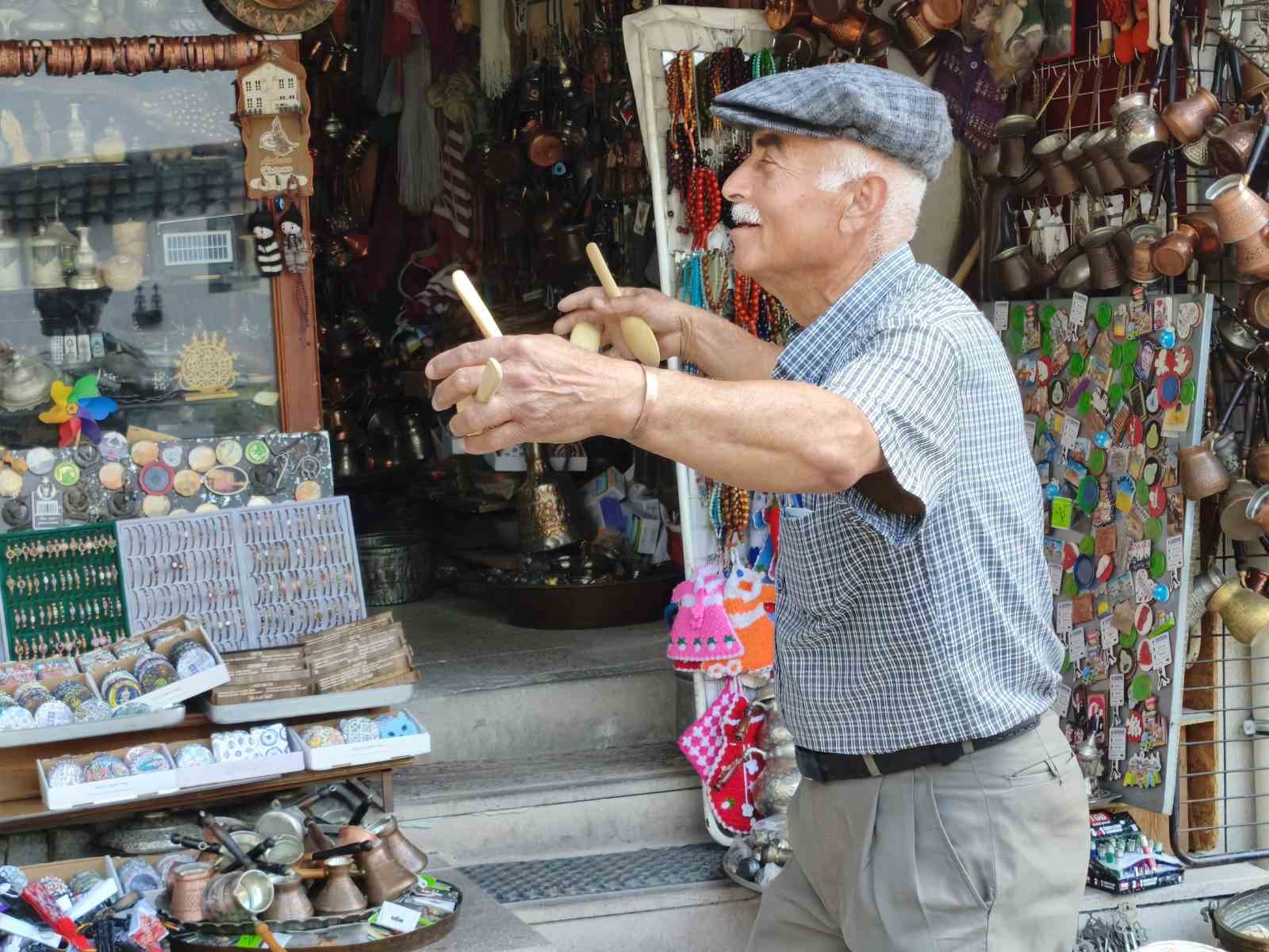 İzlanda Başbakanı Frostadottir’e kaşık havalı karşılama sosyal medyada gündem oldu