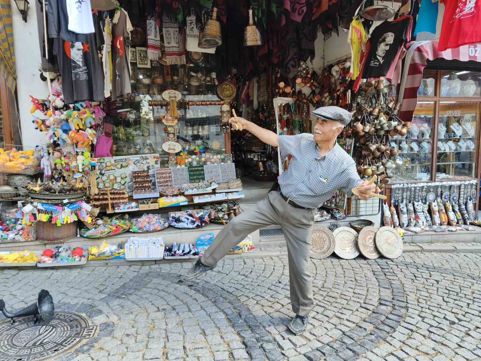 İzlanda Başbakanı Frostadottir’e kaşık havalı karşılama sosyal medyada gündem oldu