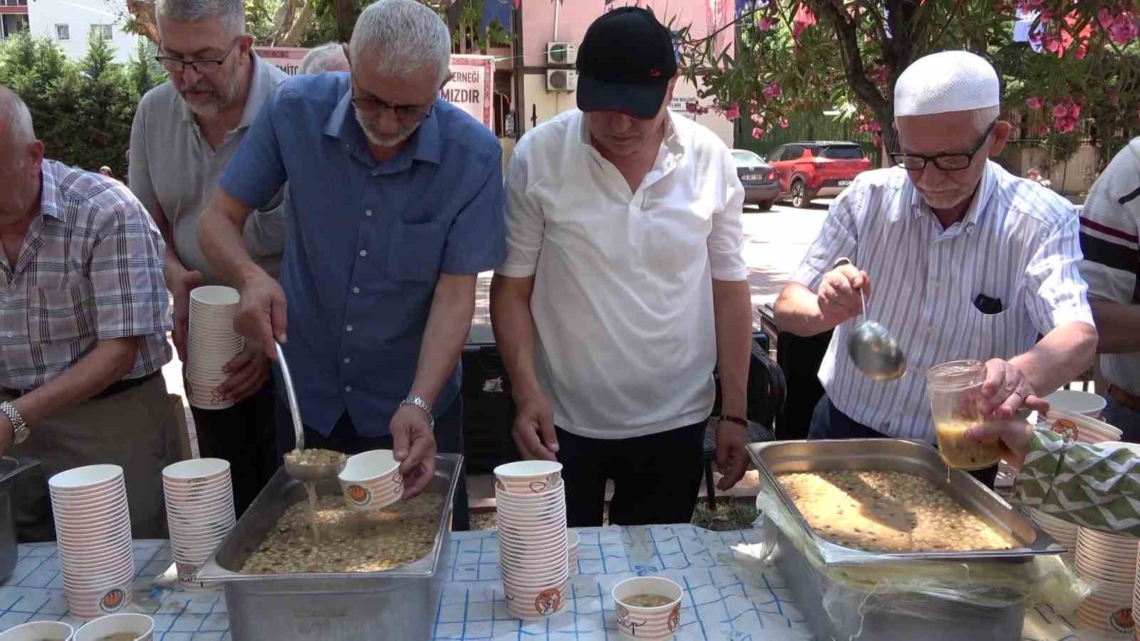 Kiremitçi Sinanbey Cami’de bin 500 kişilik aşure ikramı