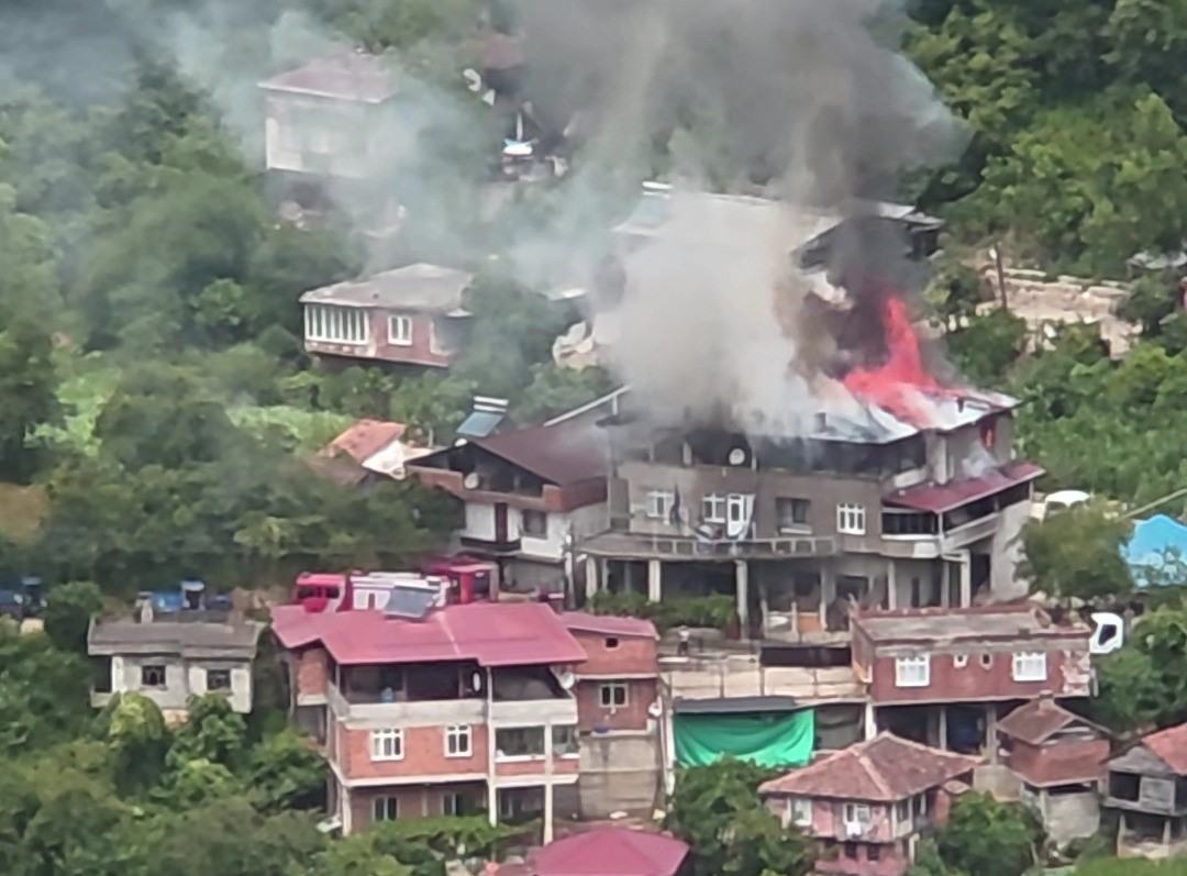 Ordu’da 3 katlı binada yangın