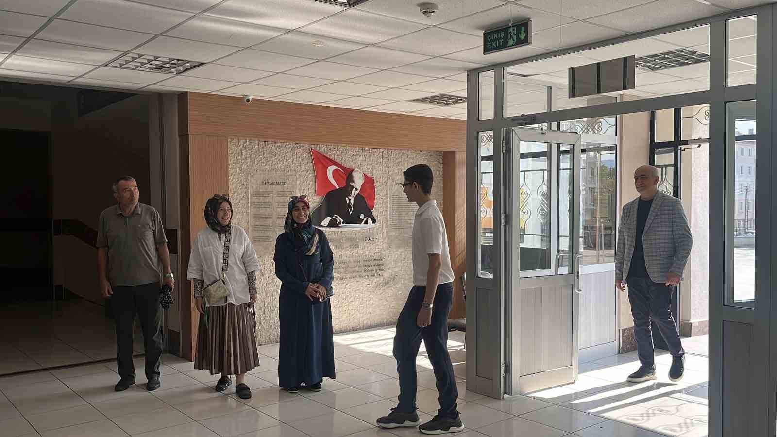 LGS’de Türkiye birincisi olan öğrenci: "Sıkı ve dengeli bir şekilde çalışmaya özen gösterdim"