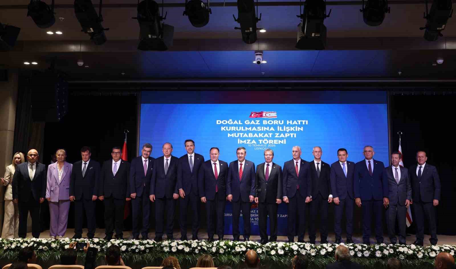 Bakan Bayraktar: "Türkiye-KKTC arasında yaklaşık 101 kilometre uzunluğunda doğal gaz iletim hattı inşa edeceğiz"